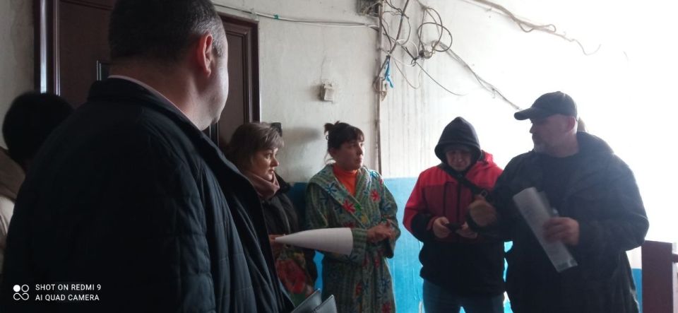 В Зимогорье состоялась встреча с жителями многоквартирного жилого дома В Зимогорье состоялась встреча с жителями многоквартирного жилого дома