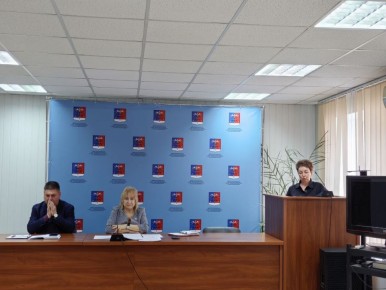 19.03.2026г. состоялось очередное заседание сессии депутатов Станично-Луганского МО. На заседании было рассмотрено 6 вопросов