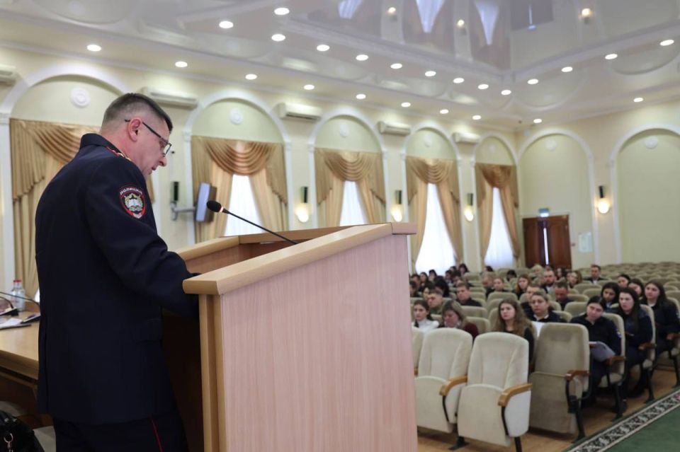 111Особенности расследования уголовных дел обсудили со следователями территориальных отделов полиции на семинарах, проведённых в региональном МВД 111Особенности расследования уголовных дел обсудили со следователями территориальных отделов полиции на семинарах, проведённых в региональном МВД