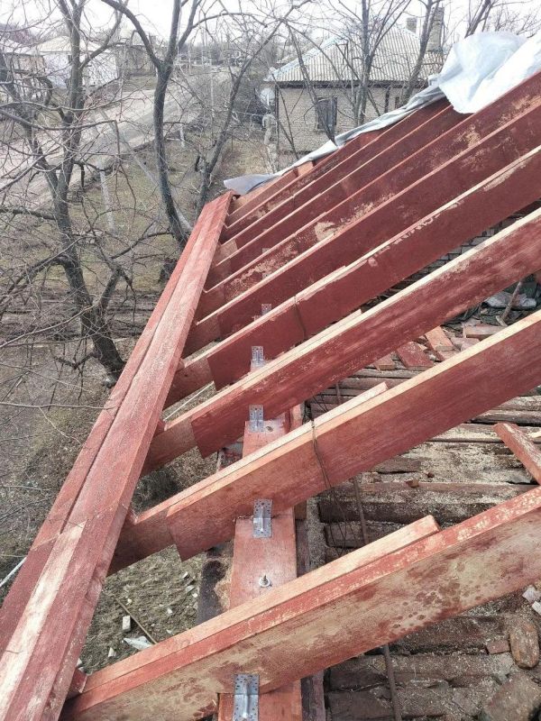 Калужане продолжают восстановление жилых домов в Первомайске Калужане продолжают восстановление жилых домов в Первомайске