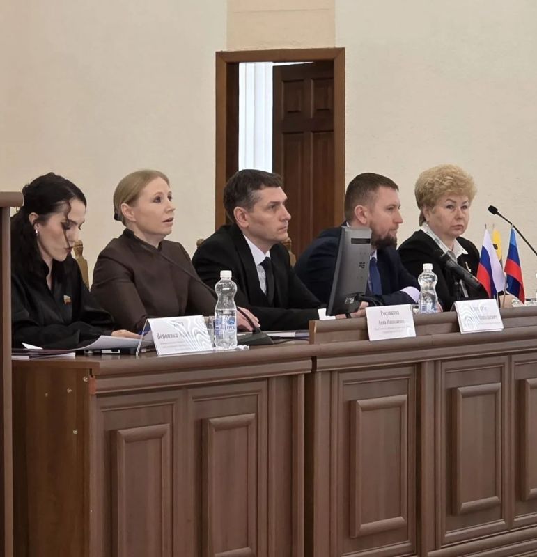 Ольга Бас: Сегодня в качестве почётного гостя приняла участие в выборах Главы городского округа города Луганска Ольга Бас: Сегодня в качестве почётного гостя приняла участие в выборах Главы городского округа города Луганска