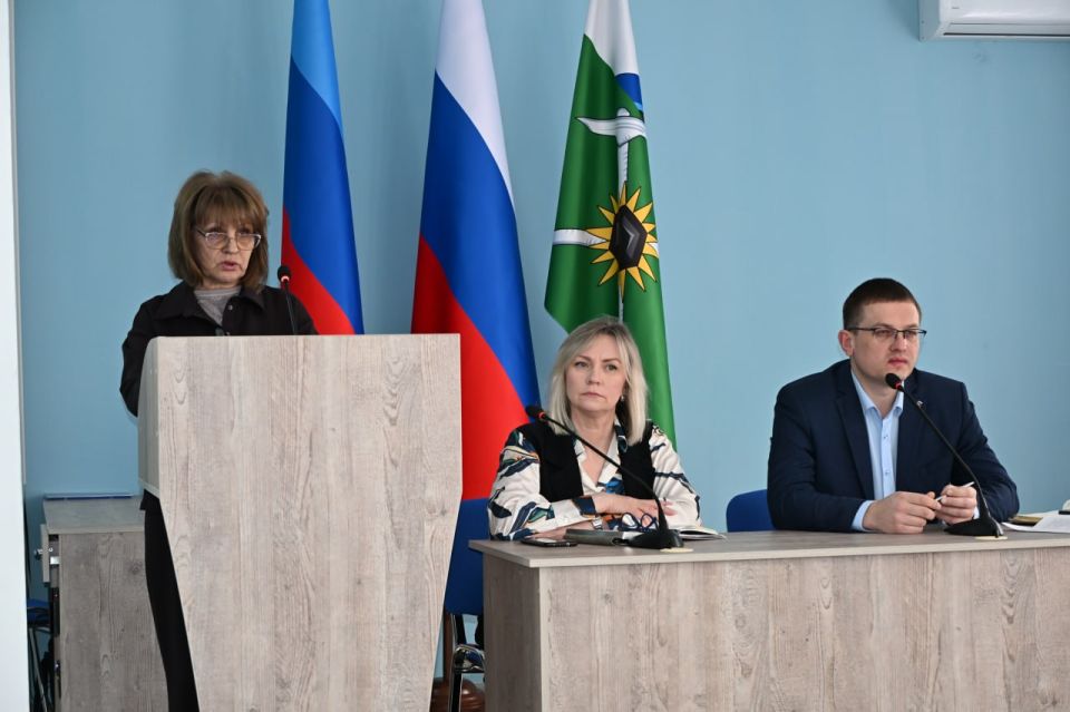 Евгений Морозов: Новая рабочая неделя в Администрации Брянки стартовала с расширенного аппаратного совещания Евгений Морозов: Новая рабочая неделя в Администрации Брянки стартовала с расширенного аппаратного совещания