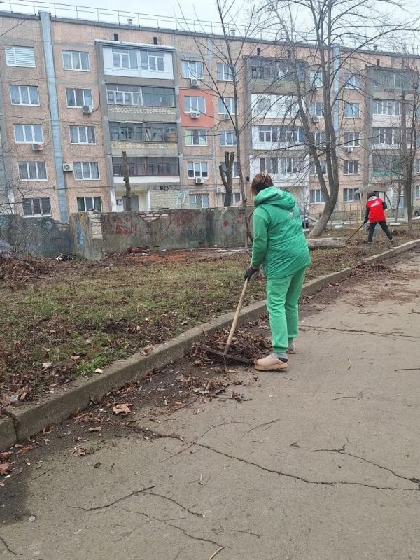 Работы по наведению санитарного порядка и благоустройству идут полным ходом Работы по наведению санитарного порядка и благоустройству идут полным ходом
