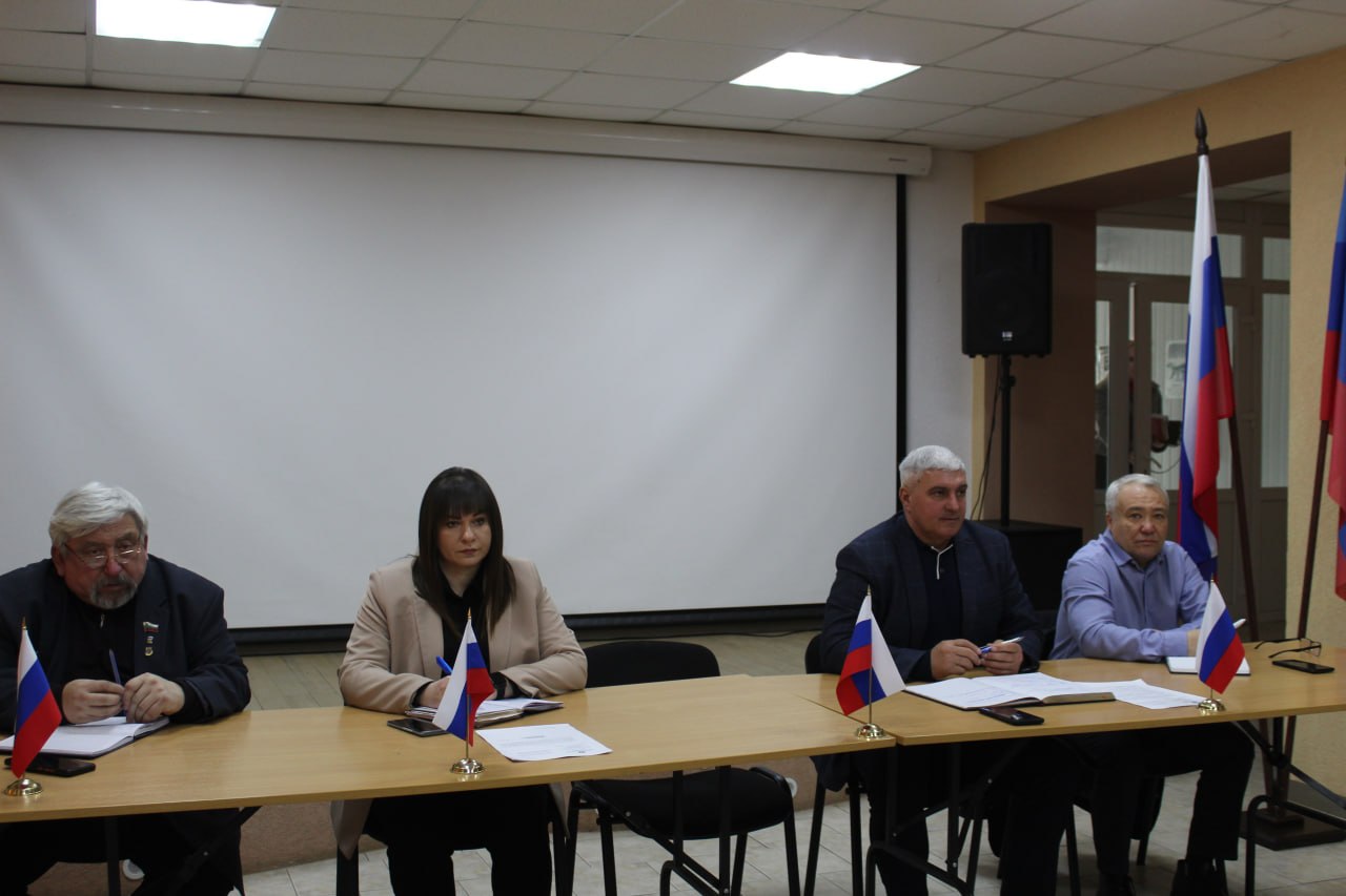 Виталий Коваленко: Сегодня провел еженедельное аппаратное совещание с начальниками структурных подразделений администрации, руководителями предприятий, учреждений и организаций Беловодского муниципального округа Виталий Коваленко: Сегодня провел еженедельное аппаратное совещание с начальниками структурных подразделений администрации, руководителями предприятий, учреждений и организаций Беловодского муниципального округа