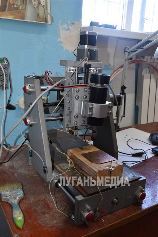Более семидесяти школьников Краснодонского округа занимаются в школе робототехники Более семидесяти школьников Краснодонского округа занимаются в школе робототехники