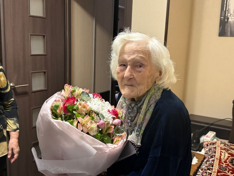 Дмитрий Хорошилов поздравил со 100-летием ветерана Зою Приходько Дмитрий Хорошилов поздравил со 100-летием ветерана Зою Приходько