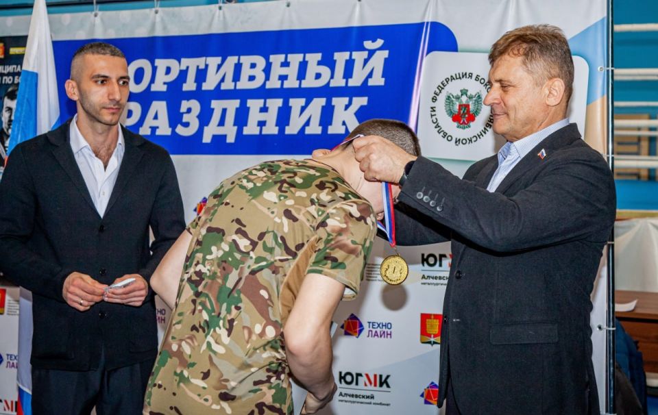 Роман Лысенко: Городской округ город Алчевск, как радушный хозяин, встретил участников и гостей первенства Луганской Народной Республики по кикбоксингу Роман Лысенко: Городской округ город Алчевск, как радушный хозяин, встретил участников и гостей первенства Луганской Народной Республики по кикбоксингу