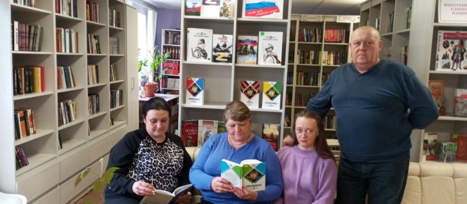 Стихи, что сражаются: в Новоайдаре поговорили о поэзии СВО Стихи, что сражаются: в Новоайдаре поговорили о поэзии СВО
