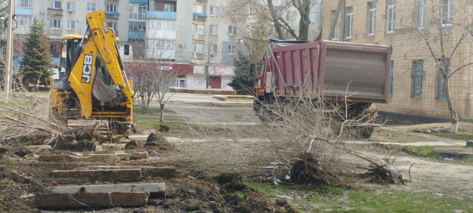 Сергей Козенко: В Краснодоне в рамках реализации муниципального контракта продолжаются работы по обновлению дорожной инфраструктуры Сергей Козенко: В Краснодоне в рамках реализации муниципального контракта продолжаются работы по обновлению дорожной инфраструктуры