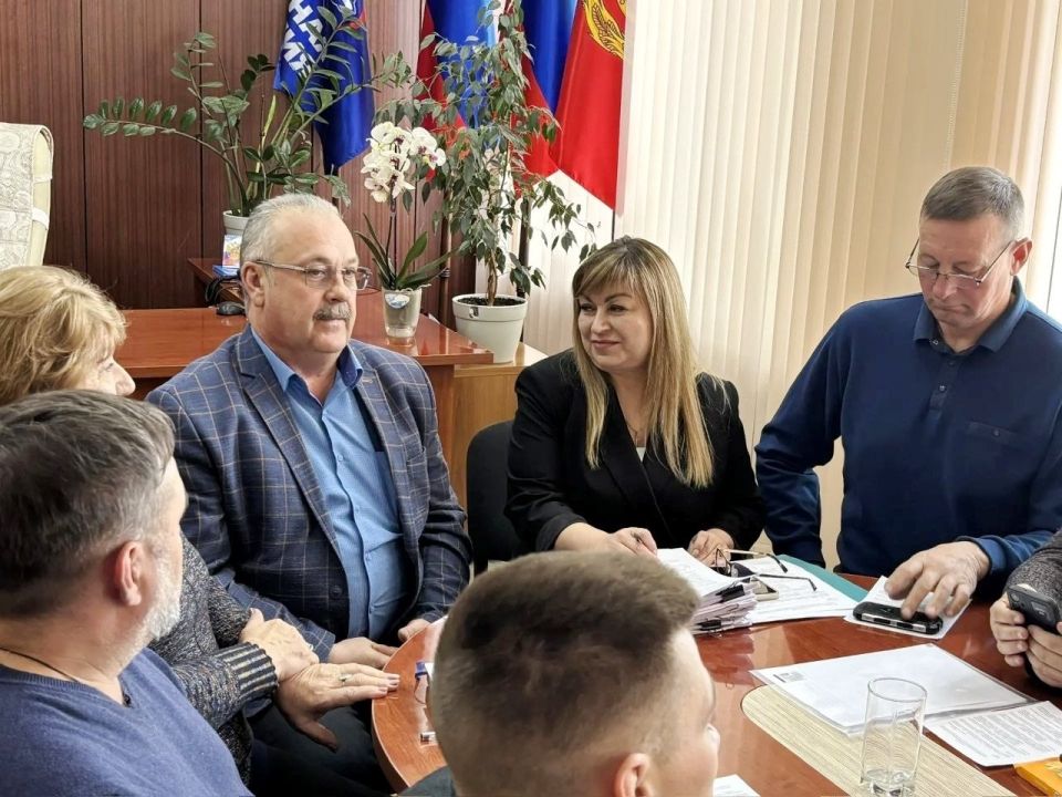 В Совете Антрацитовского муниципального округа состоялось заседание постоянных комиссий, на котором были рассмотрены вопросы в соответствии с утвержденной повесткой дня В Совете Антрацитовского муниципального округа состоялось заседание постоянных комиссий, на котором были рассмотрены вопросы в соответствии с утвержденной повесткой дня