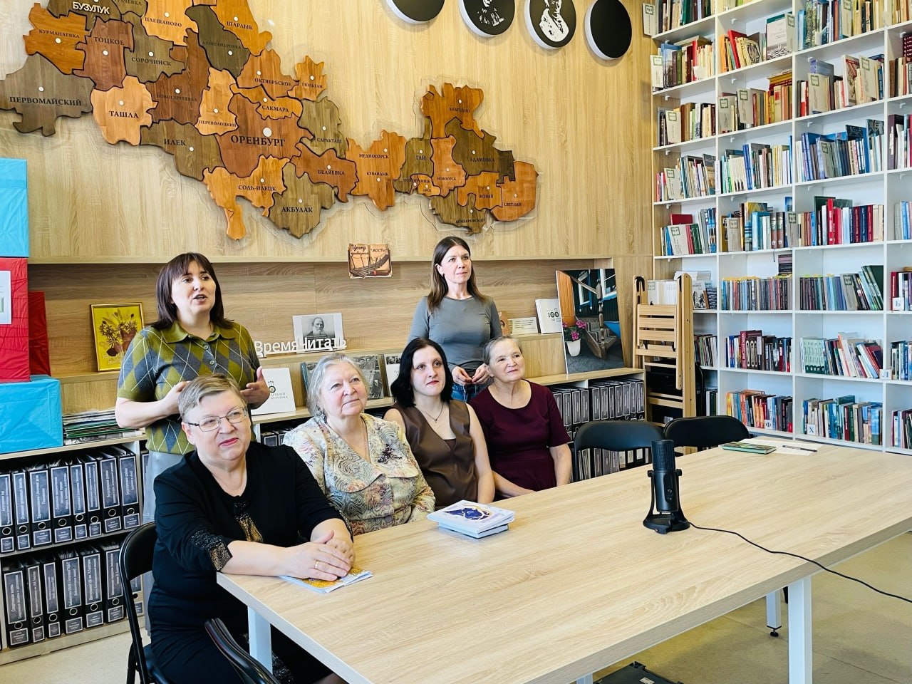 Творческий вечер объединил поэтов Чернухино и Бузулука Творческий вечер объединил поэтов Чернухино и Бузулука