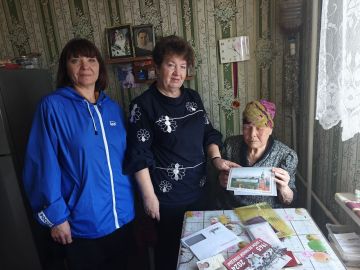 Стахановские долгожители получили поздравления от Президента России