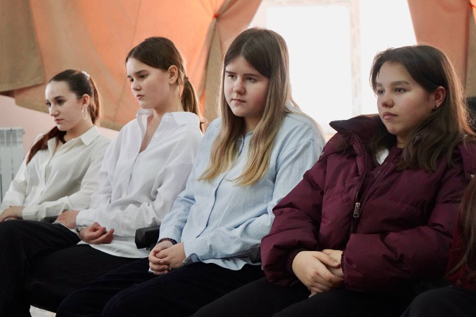 Снова в деле. Занятия со Школьными спасательными отрядами возвращаются — и это отличная новость! Сегодня инструкторы Луганского регионального отделения ВСКС провели встречу с участниками школьного спасательного отряда «Новое... Снова в деле. Занятия со Школьными спасательными отрядами возвращаются — и это отличная новость! Сегодня инструкторы Луганского регионального отделения ВСКС провели встречу с участниками школьного спасательного отряда «Новое...