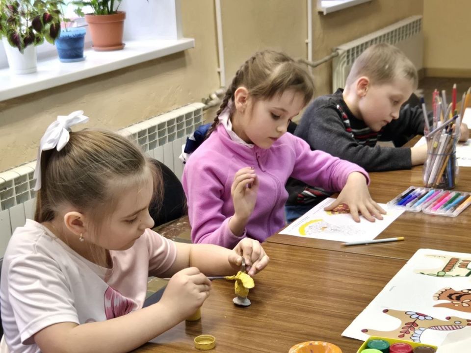 Творческая мастерская "Узоры народов России" Творческая мастерская "Узоры народов России"