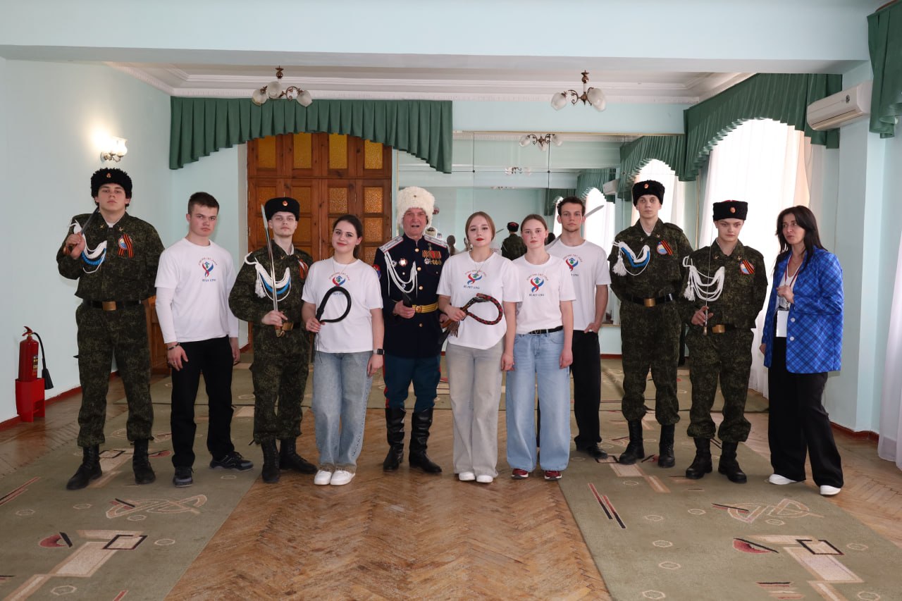 В Стаханове прошла квест-игра «Сила единства народов» В Стаханове прошла квест-игра «Сила единства народов»