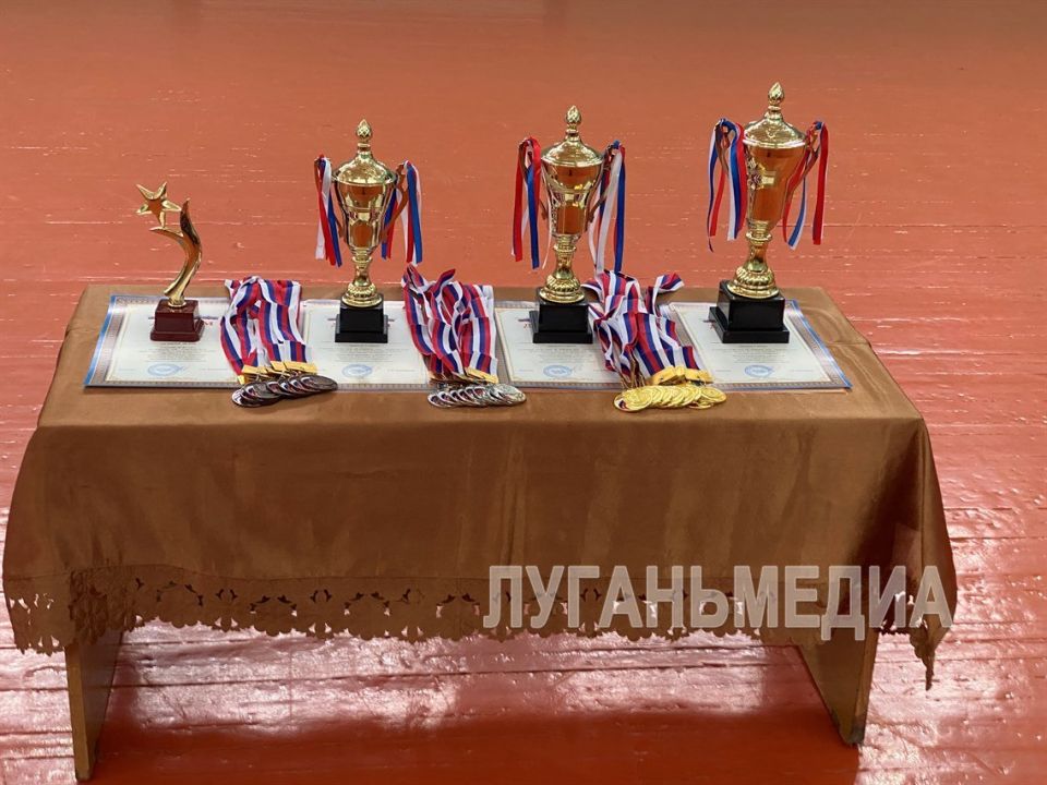 В Меловом состоялся турнир по футзалу «В здоровом теле – здоровый дух!» В Меловом состоялся турнир по футзалу «В здоровом теле – здоровый дух!»