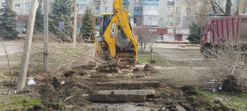 Сергей Козенко: В Краснодоне в рамках реализации муниципального контракта продолжаются работы по обновлению дорожной инфраструктуры Сергей Козенко: В Краснодоне в рамках реализации муниципального контракта продолжаются работы по обновлению дорожной инфраструктуры