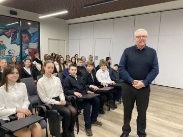 Валерий Галинкин: В Доме молодежи состоялась важная профилактическая встреча со школьниками