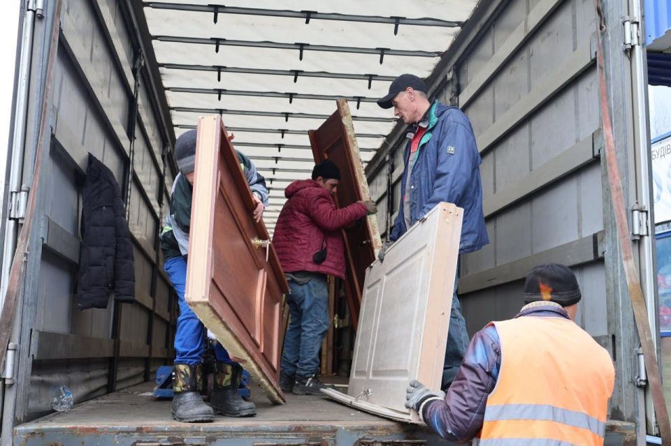 Гуманитарная помощь для жителей Лисичанска была доставлена в рамках очередной колонны из региона-шефа Республики Татарстан Гуманитарная помощь для жителей Лисичанска была доставлена в рамках очередной колонны из региона-шефа Республики Татарстан