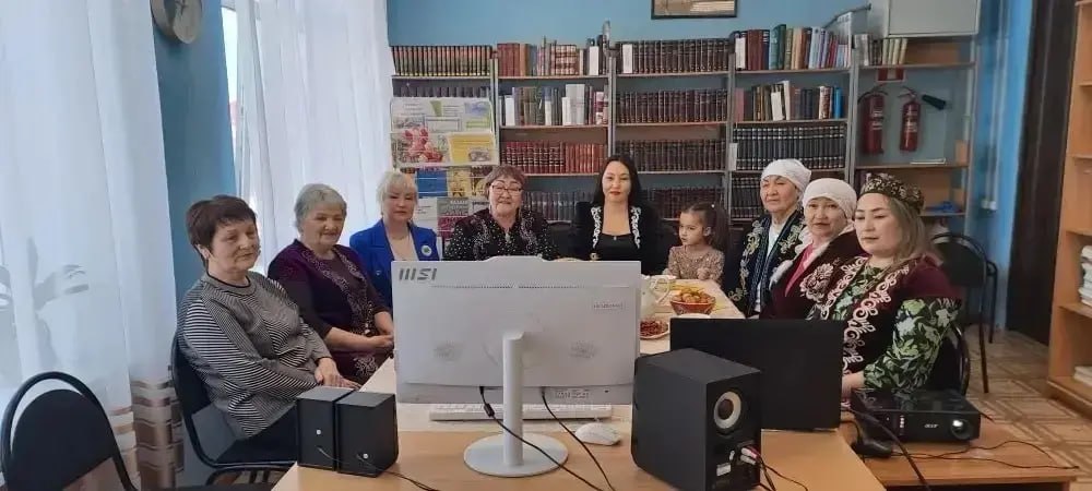 Творческие встречи объединили перевальчан и оренбуржцев Творческие встречи объединили перевальчан и оренбуржцев