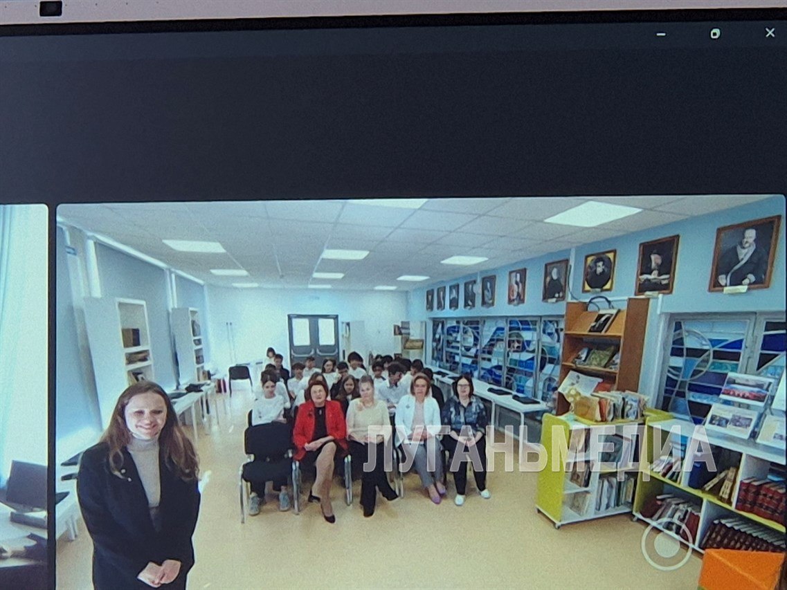 Состоялся телемост между гимназией города Ровеньки и средней школой, расположенной в Звездном городке Состоялся телемост между гимназией города Ровеньки и средней школой, расположенной в Звездном городке