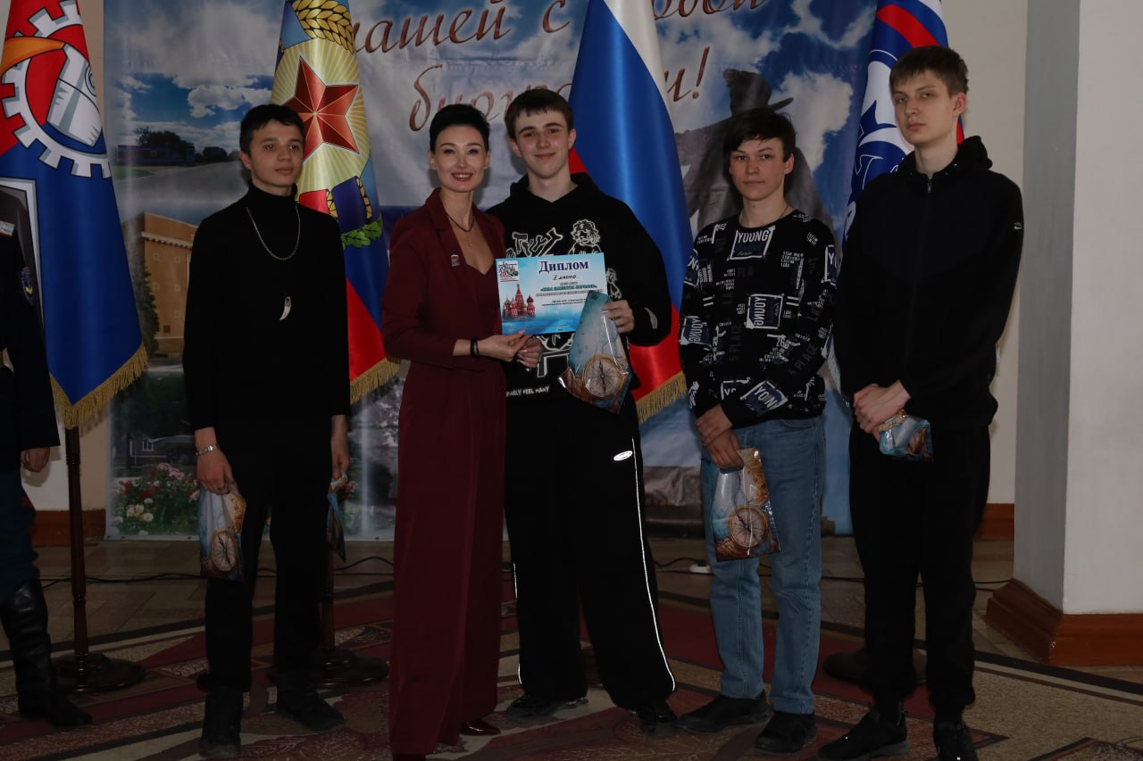 В Стаханове прошла квест-игра «Сила единства народов» В Стаханове прошла квест-игра «Сила единства народов»