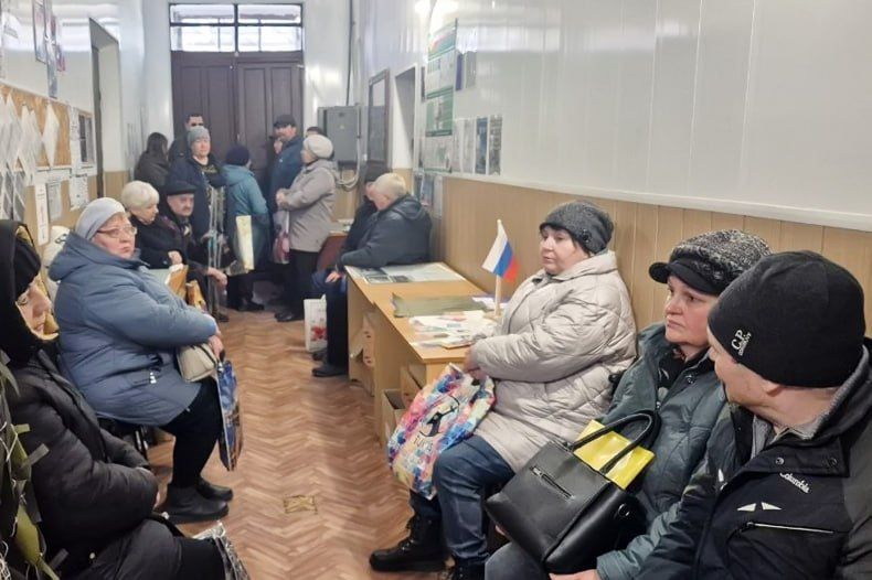 Специалисты филиала №15 ГКУ ЛНР РЦСЗН провели приём в пгт Шахтёрский Специалисты филиала №15 ГКУ ЛНР РЦСЗН провели приём в пгт Шахтёрский