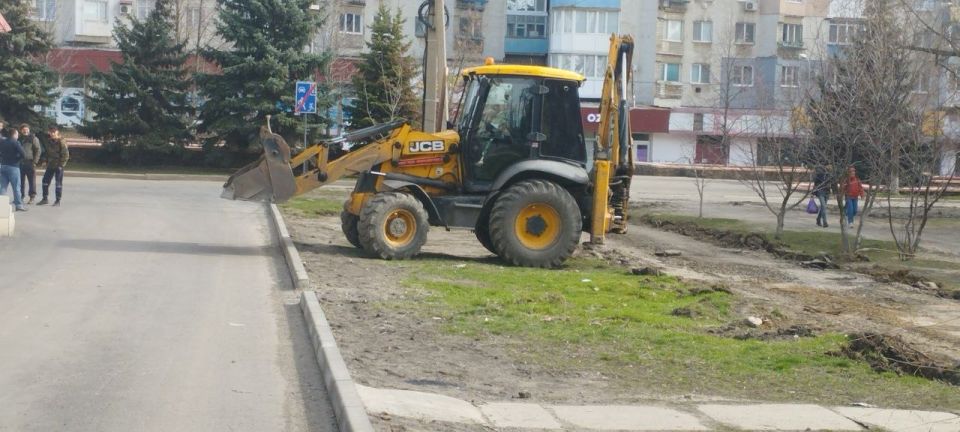 Сергей Козенко: В Краснодоне в рамках реализации муниципального контракта продолжаются работы по обновлению дорожной инфраструктуры Сергей Козенко: В Краснодоне в рамках реализации муниципального контракта продолжаются работы по обновлению дорожной инфраструктуры