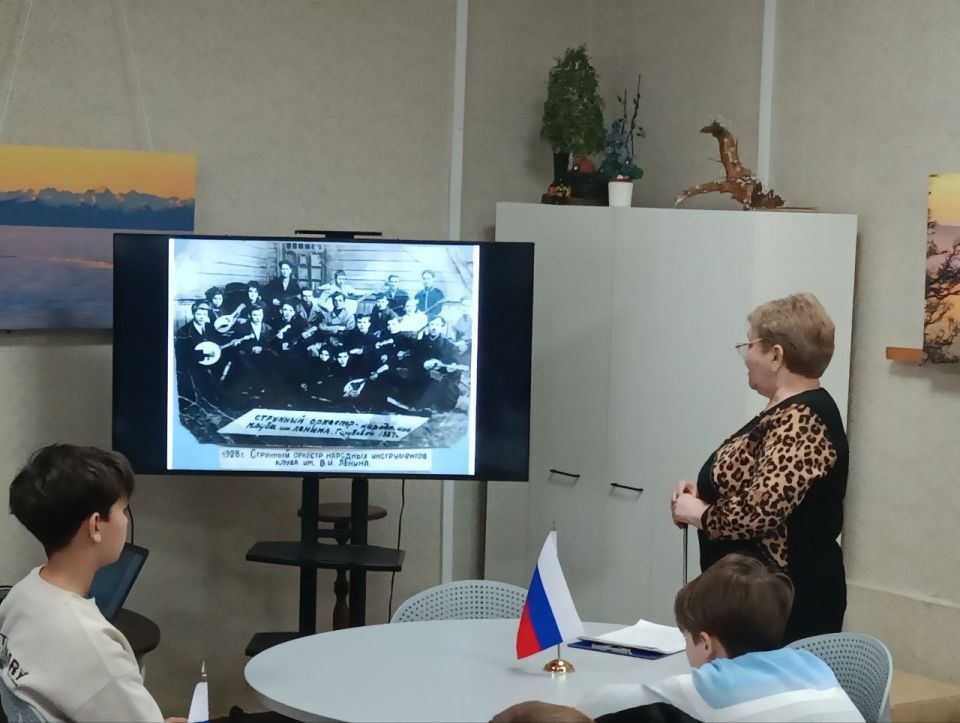 В Кировском историко-художественном музее состоялось мероприятие, посвященное Дню работника культуры: «Зажечь сердца - великое призвание» В Кировском историко-художественном музее состоялось мероприятие, посвященное Дню работника культуры: «Зажечь сердца - великое призвание»