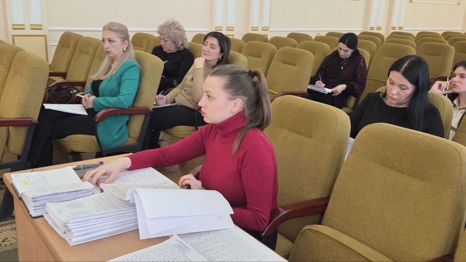 Сегодня состоялось очередное заседание муниципальной комиссии по делам несовершеннолетних и защите их прав при Администрации Краснодонского муниципального округа, которое возглавила председатель комиссии Татьяна Галушкина Сегодня состоялось очередное заседание муниципальной комиссии по делам несовершеннолетних и защите их прав при Администрации Краснодонского муниципального округа, которое возглавила председатель комиссии Татьяна Галушкина