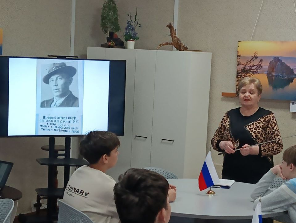 В Кировском историко-художественном музее состоялось мероприятие, посвященное Дню работника культуры: «Зажечь сердца - великое призвание» В Кировском историко-художественном музее состоялось мероприятие, посвященное Дню работника культуры: «Зажечь сердца - великое призвание»