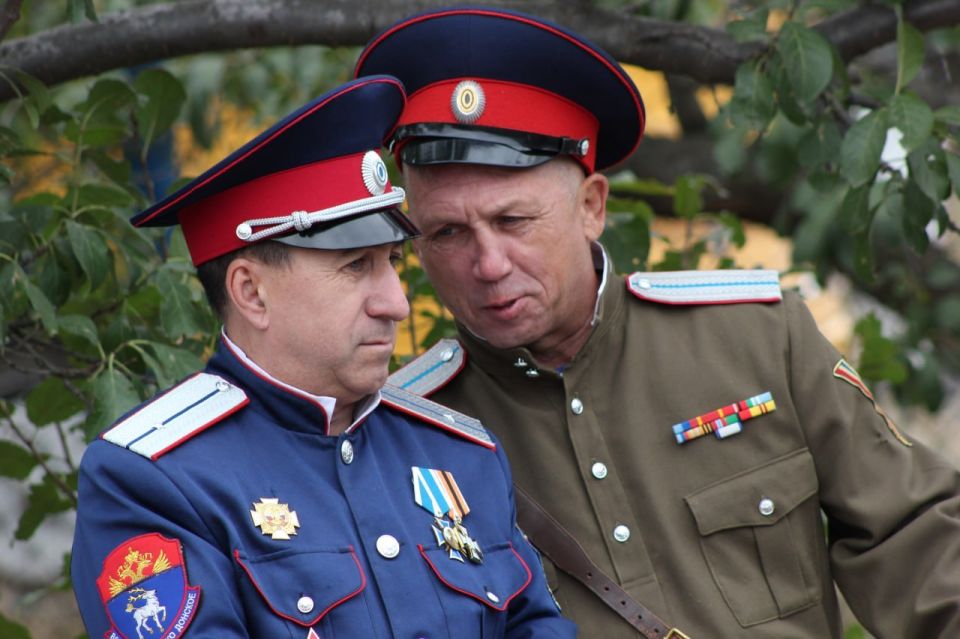 Казачье сообщество Краснодонщины празднует знаменательное событие — 35-летие со дня принятия присяги на верность России и Донскому казачеству Обществом Донских казаков Сорокинского куста станицы Гундоровской Казачье сообщество Краснодонщины празднует знаменательное событие — 35-летие со дня принятия присяги на верность России и Донскому казачеству Обществом Донских казаков Сорокинского куста станицы Гундоровской