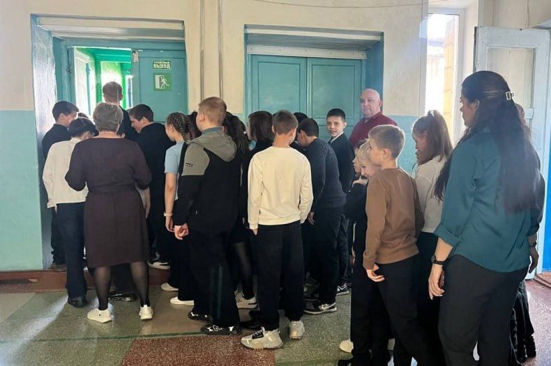 В образовательных организация Свердловского муниципального округа прошли учения по антитеррористической безопасности В образовательных организация Свердловского муниципального округа прошли учения по антитеррористической безопасности