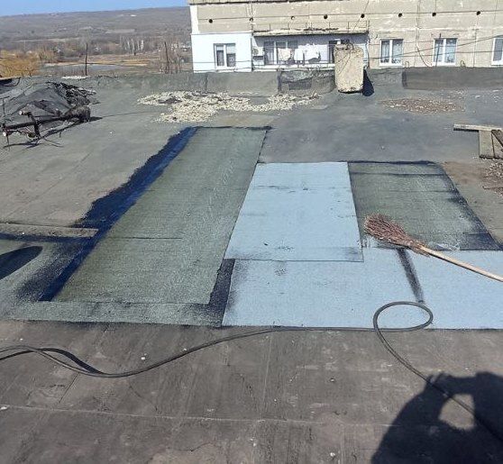В Лутугино активизировались работы по ремонту кровли В Лутугино активизировались работы по ремонту кровли