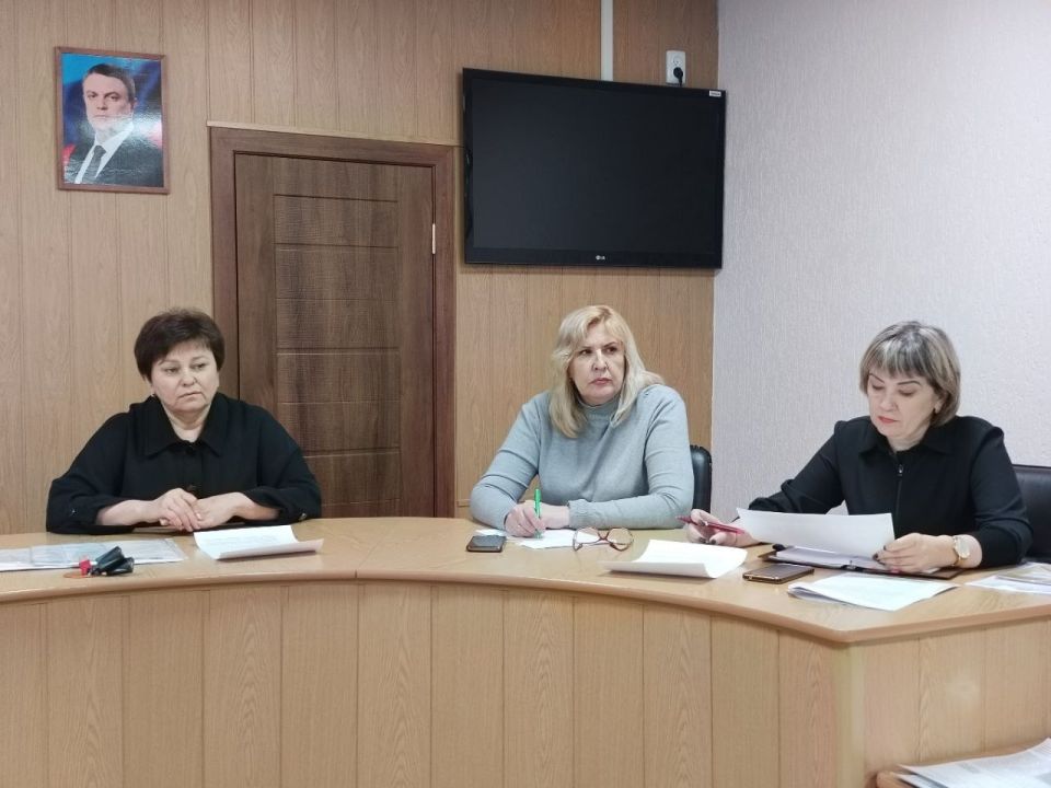 Сегодня в Администрации городского округа город Ровеньки состоялось очередное заседание рабочей группы межведомственной комиссии ЛНР по противодействию нелегальной занятости Сегодня в Администрации городского округа город Ровеньки состоялось очередное заседание рабочей группы межведомственной комиссии ЛНР по противодействию нелегальной занятости