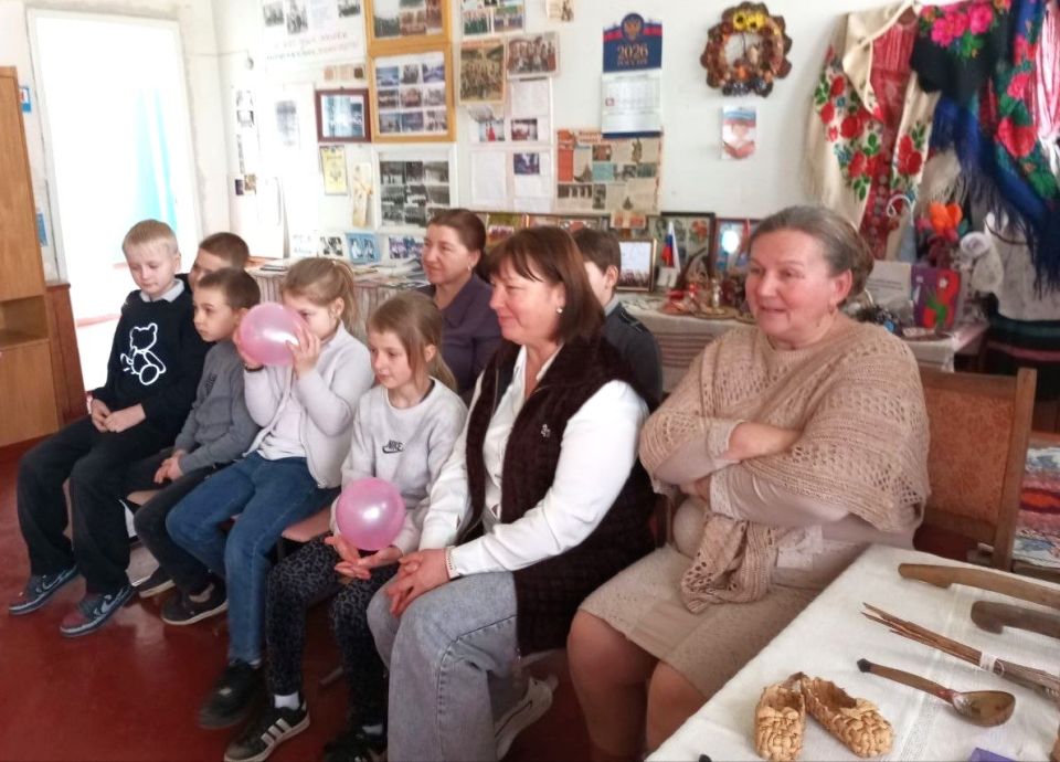 Светлые мгновения в Гречишкинском ДК: «Культура – луч света во тьме» Светлые мгновения в Гречишкинском ДК: «Культура – луч света во тьме»