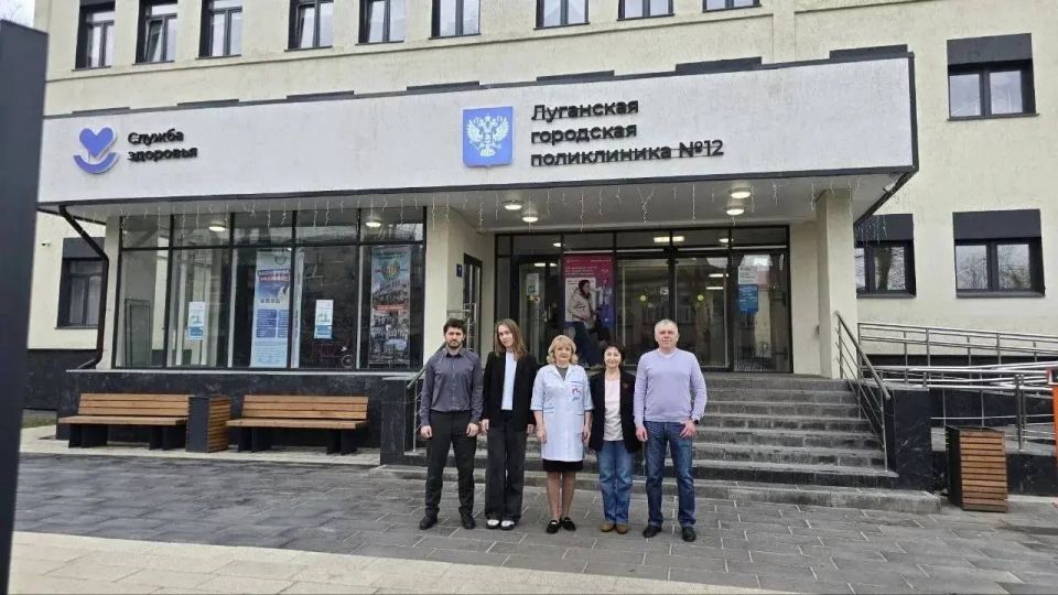 Кардиохирурги из центра Бакулево провели консультации для жителей ЛНР Кардиохирурги из центра Бакулево провели консультации для жителей ЛНР