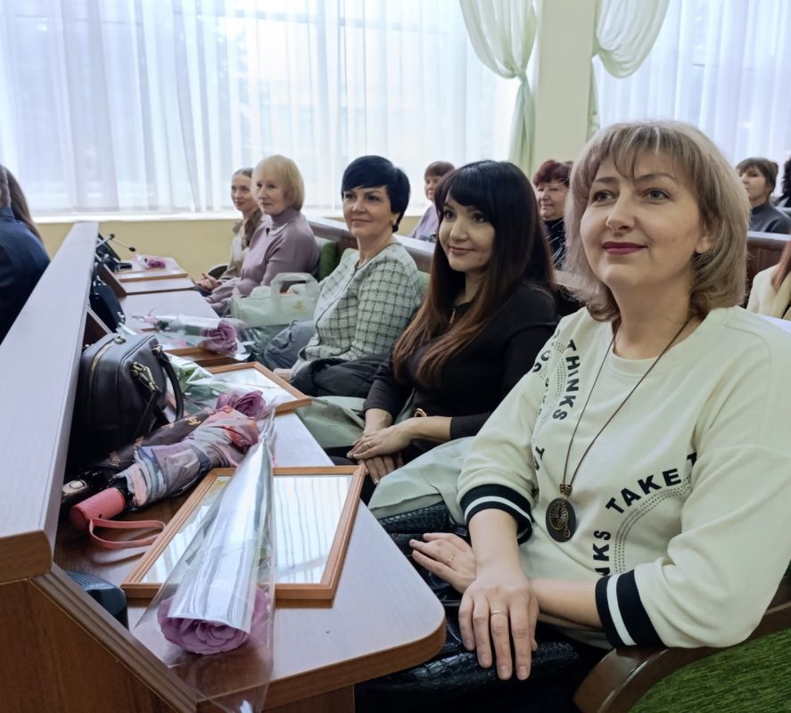 В Антраците поздравили работников культуры В Антраците поздравили работников культуры