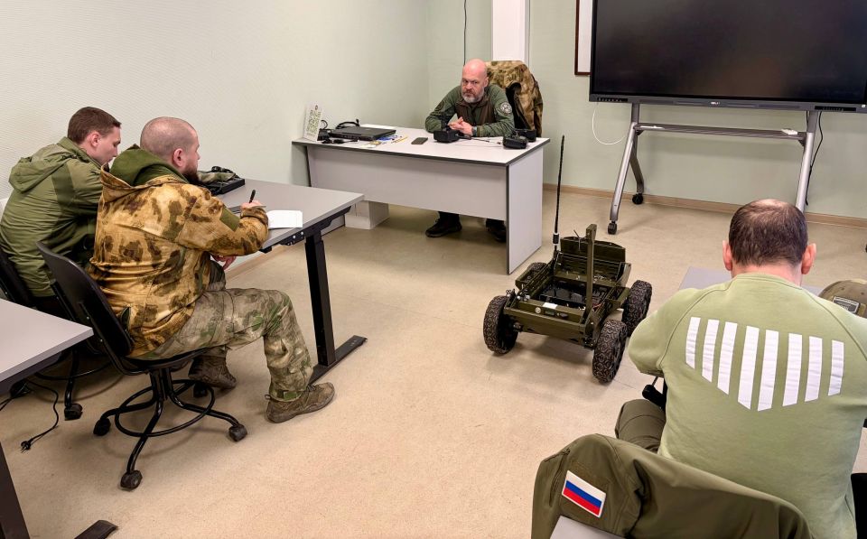 Виктор Водолацкий: В ЛНР запустили пилотный проект по развитию робототехники на базе Центра «ВОИН» Виктор Водолацкий: В ЛНР запустили пилотный проект по развитию робототехники на базе Центра «ВОИН»