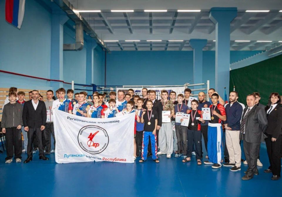 Кикбоксеры из Северодонецкой спортивной школы №1 взяли золото и серебро на Первенстве ЛНР по ринговым дисциплинам Кикбоксеры из Северодонецкой спортивной школы №1 взяли золото и серебро на Первенстве ЛНР по ринговым дисциплинам