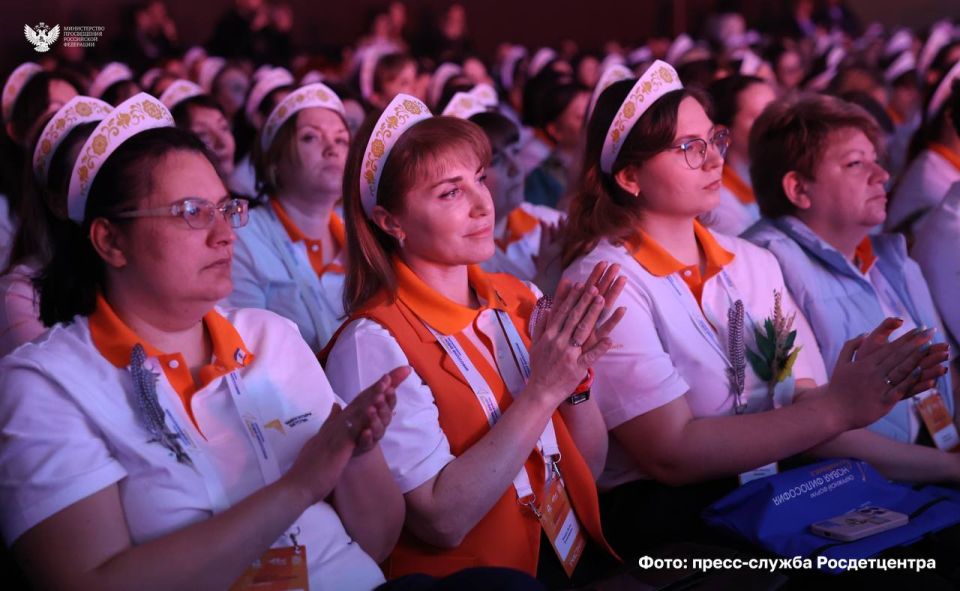 В Ростове-на-Дону начал работу федеральный окружной форум «Новая философия воспитания» В Ростове-на-Дону начал работу федеральный окружной форум «Новая философия воспитания»