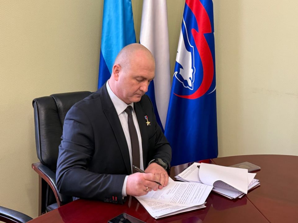 Герой ЛНР Ян Лещенко подал документы для участия в предварительном голосовании Единой России Герой ЛНР Ян Лещенко подал документы для участия в предварительном голосовании Единой России