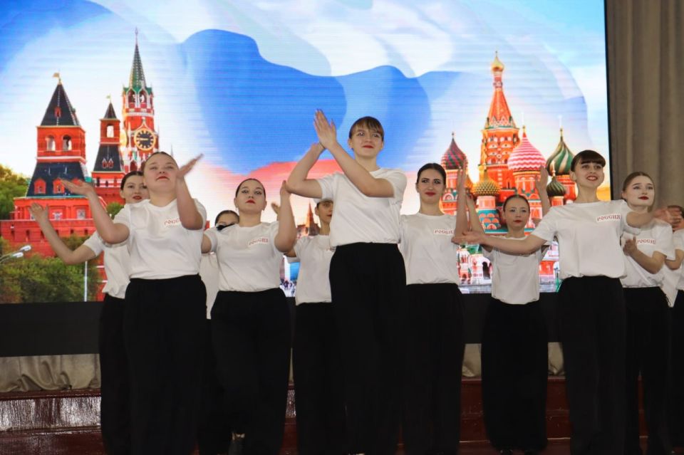 В Стаханове стартовал культурно-образовательный проект «Шахтерский код: Стаханов» В Стаханове стартовал культурно-образовательный проект «Шахтерский код: Стаханов»