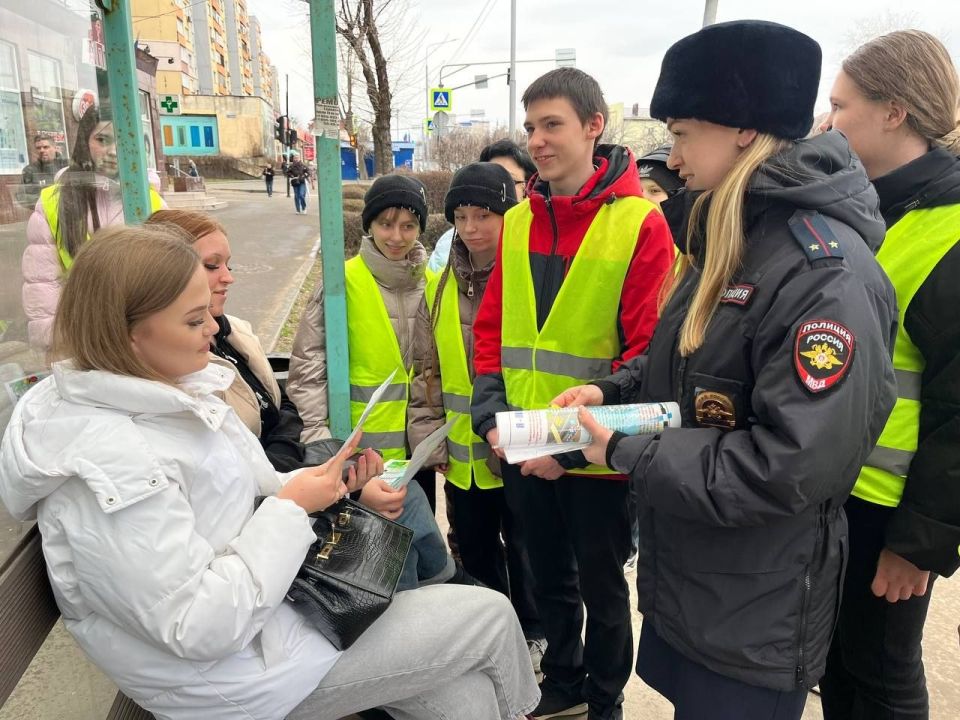 Отряд ЮИД «Пешеход» на страже правил дорожного движения! Отряд ЮИД «Пешеход» на страже правил дорожного движения!