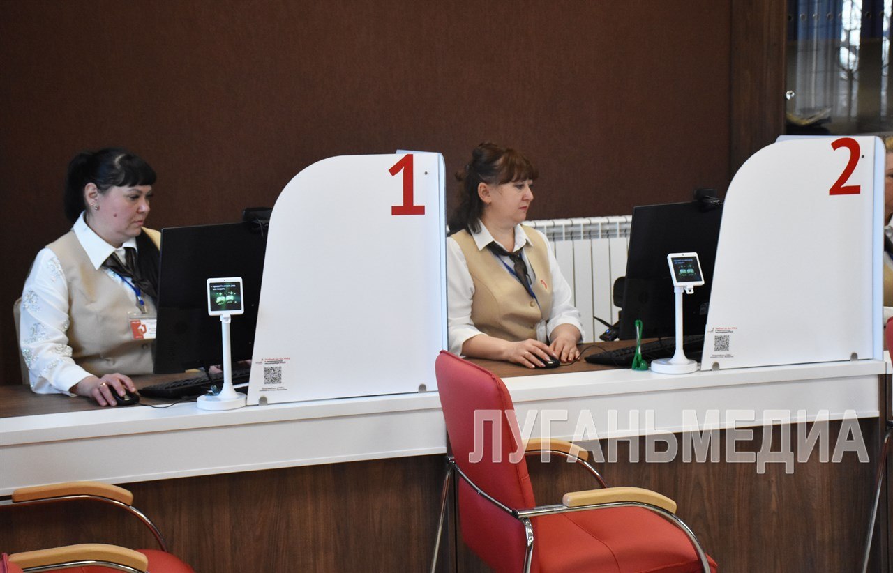 Брянковский МФЦ переехал в новое здание Брянковский МФЦ переехал в новое здание