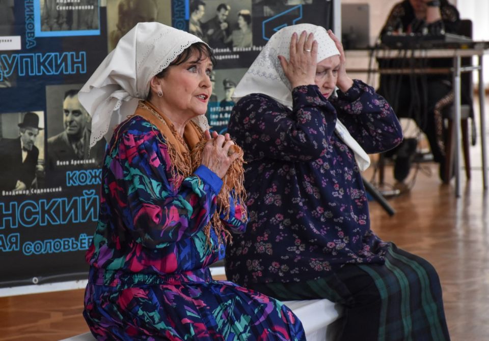 Театр без грима и масок. В Луганском академическом русском драматическом театре им. П. Луспекаева состоялся вечер из цикла «Творческие портреты» Театр без грима и масок. В Луганском академическом русском драматическом театре им. П. Луспекаева состоялся вечер из цикла «Творческие портреты»