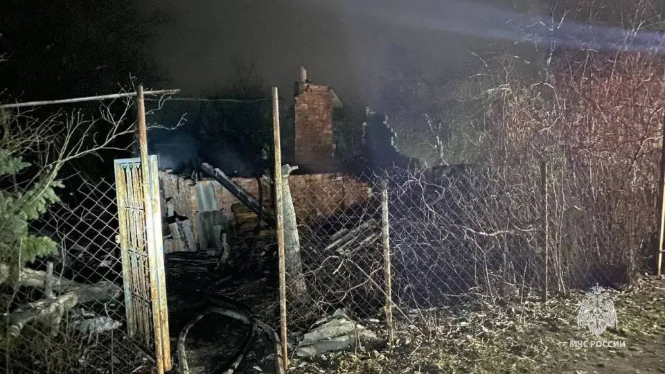 Мужчина погиб на пожаре в садовом товариществе "Рассвет" Мужчина погиб на пожаре в садовом товариществе "Рассвет"