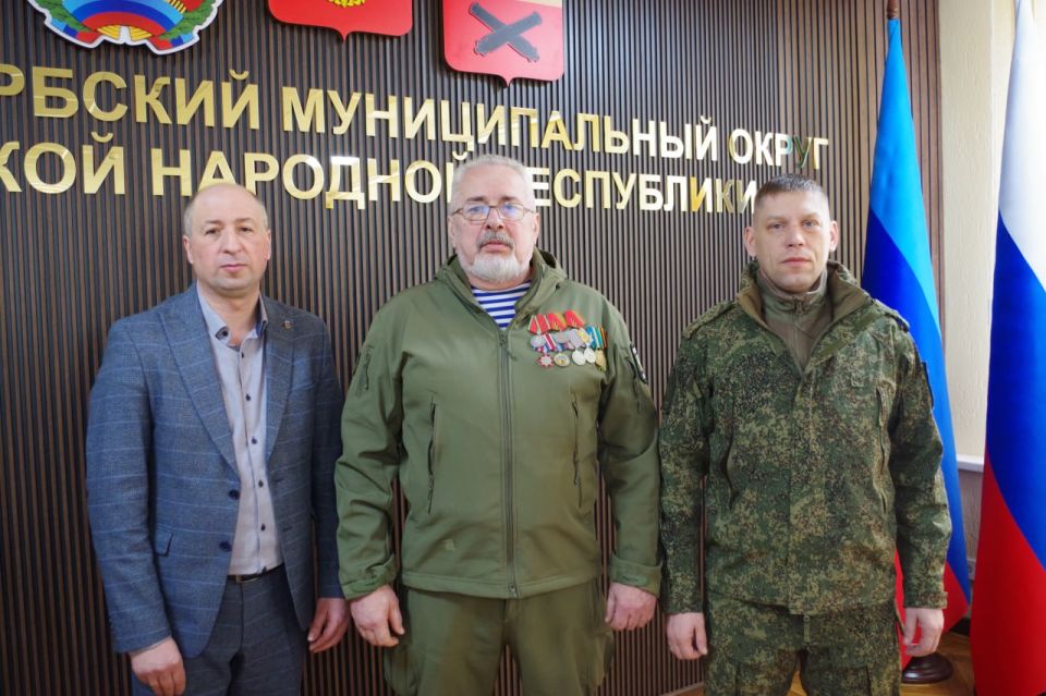 Сергей Крамаренко: В торжественной обстановке вместе с военным комиссаром округа вручили государственные награды нашим участникам специальной военной операции Сергей Крамаренко: В торжественной обстановке вместе с военным комиссаром округа вручили государственные награды нашим участникам специальной военной операции