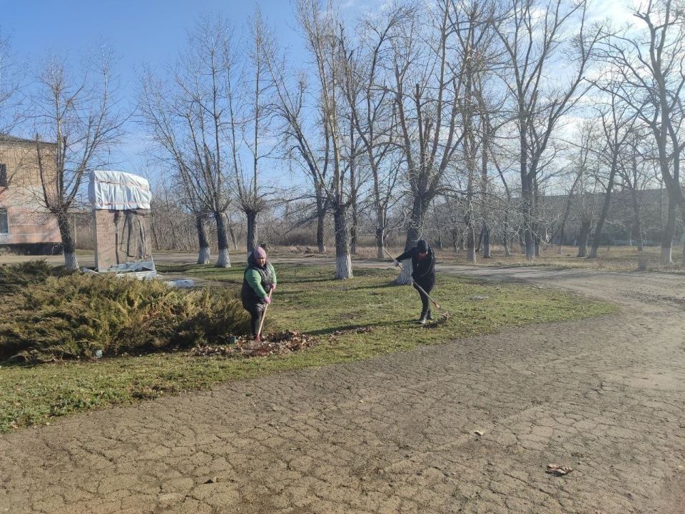 В пгт. Софиевский и пгт. Запорожье продолжаются работы по благоустройству территорий В пгт. Софиевский и пгт. Запорожье продолжаются работы по благоустройству территорий