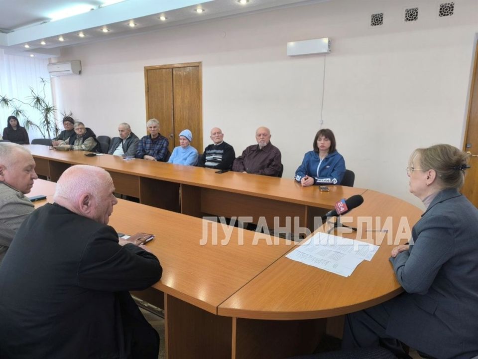 В Кировске единороссы обсудили реализацию Народной программы на 2026 год В Кировске единороссы обсудили реализацию Народной программы на 2026 год